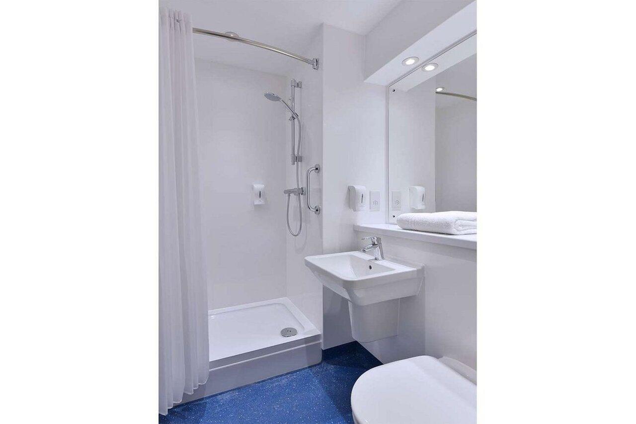 Travelodge Manchester Birch M62 Eastbound Heywood Buitenkant foto