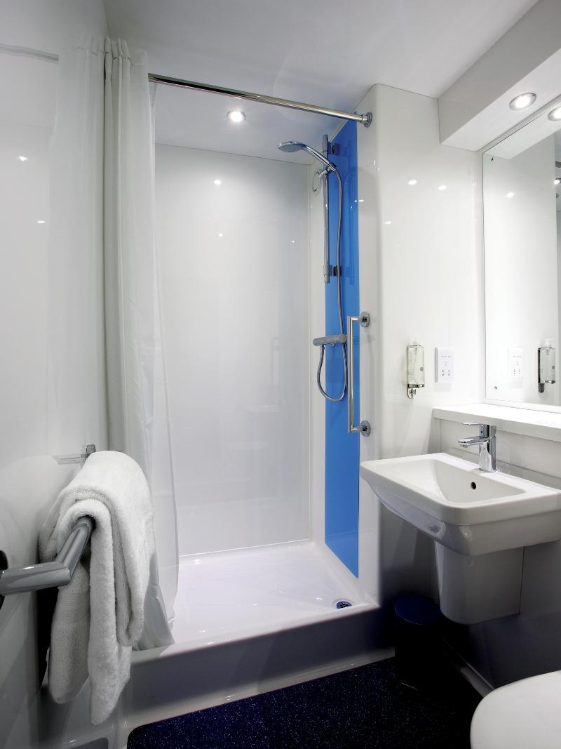 Travelodge Manchester Birch M62 Eastbound Heywood Buitenkant foto